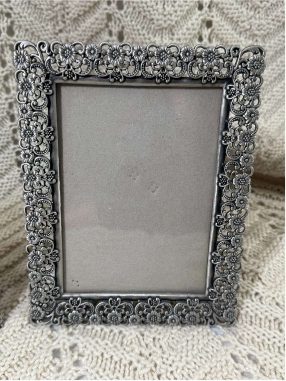 Set of 2 Ornate Pewter Filigree Picture Frames 4x6 & 5x7 Daisy Sunflower - Picture 2 of 5